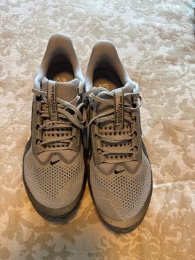 Nike Pegasus Premium Men's Running Shoes — Barely used size 10.5